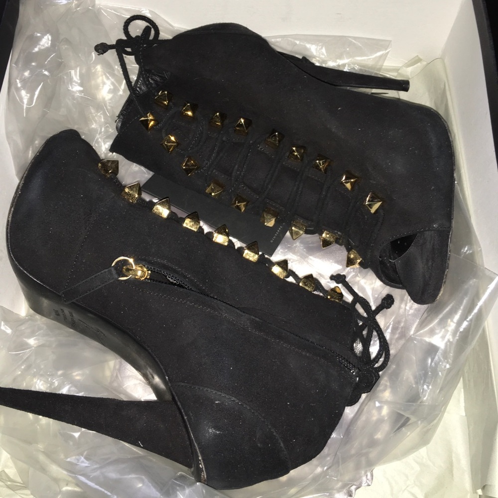 Giuseppe Zanotti 38.5
